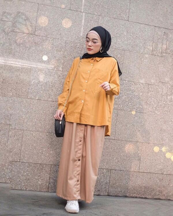 10 Tampilan OOTD YouTuber Irlita Almaida, Gak Ngebosenin!