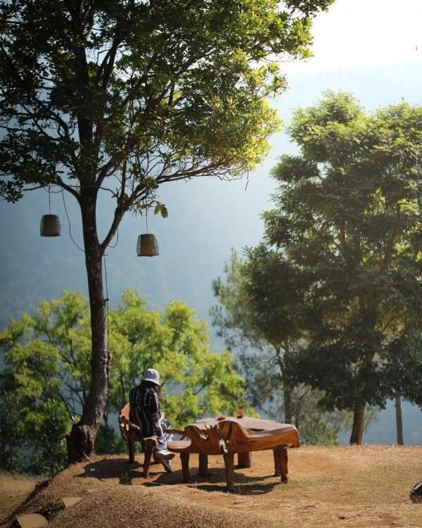 10 Tempat Makan di Dago dengan Pemandangan Super Keren, ke Sini Yuk!