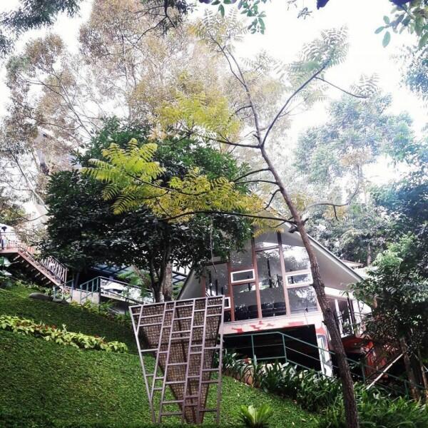 10 Tempat Makan di Dago dengan Pemandangan Super Keren, ke Sini Yuk!
