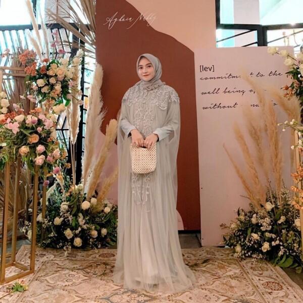 Inspirasi Gaun Pesta dengan Hijab Nisa Cookie, Bertema Pastel Kekinian