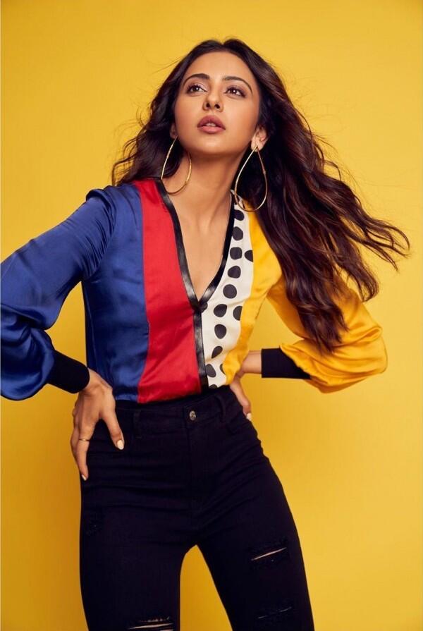10 Potret Rakul Singh, Kekasih Ajay Devgan di Film De Pyaar De