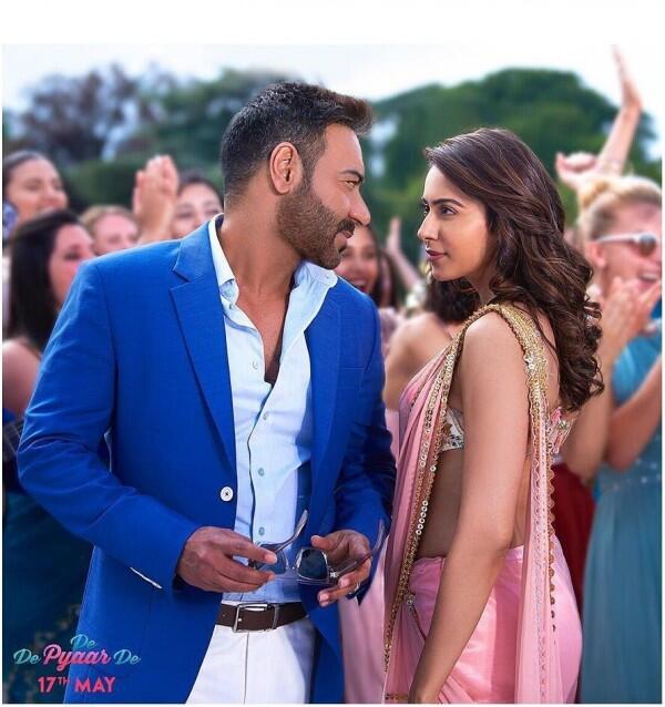10 Potret Rakul Singh, Kekasih Ajay Devgan di Film De Pyaar De