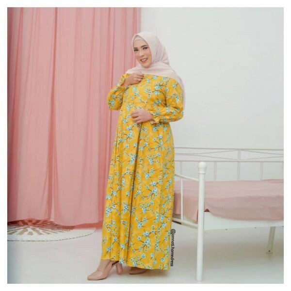 9 Potret Fitri Tropica yang Kian Anggun dalam Balutan Hijab