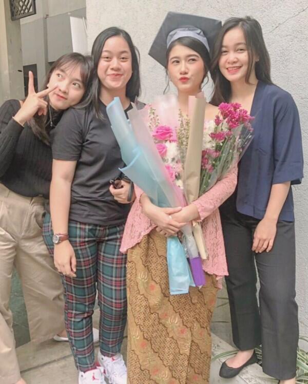 10 Potret Terkini Saktia JKT48, Semakin Dewasa Setelah Graduate Lho!