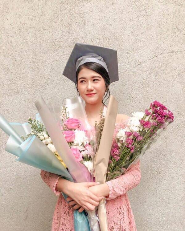 10 Potret Terkini Saktia JKT48, Semakin Dewasa Setelah Graduate Lho!