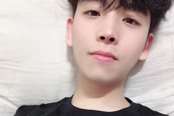 9 Potret Terbaru Junhyeok, Mantan Member Day6 yang Kini Berkarier Solo