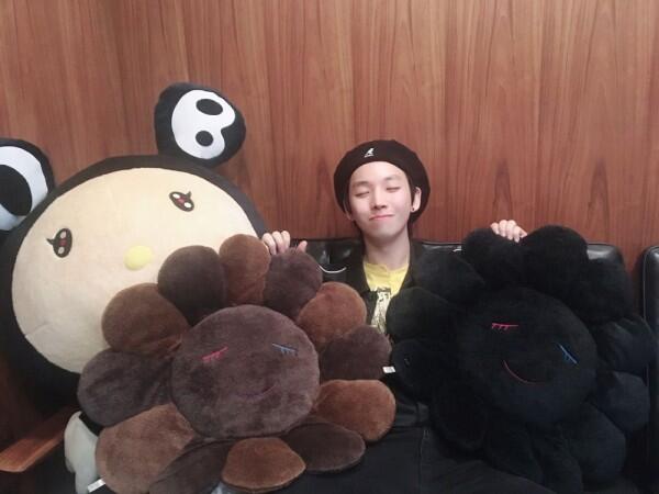 9 Potret Terbaru Junhyeok, Mantan Member Day6 yang Kini Berkarier Solo