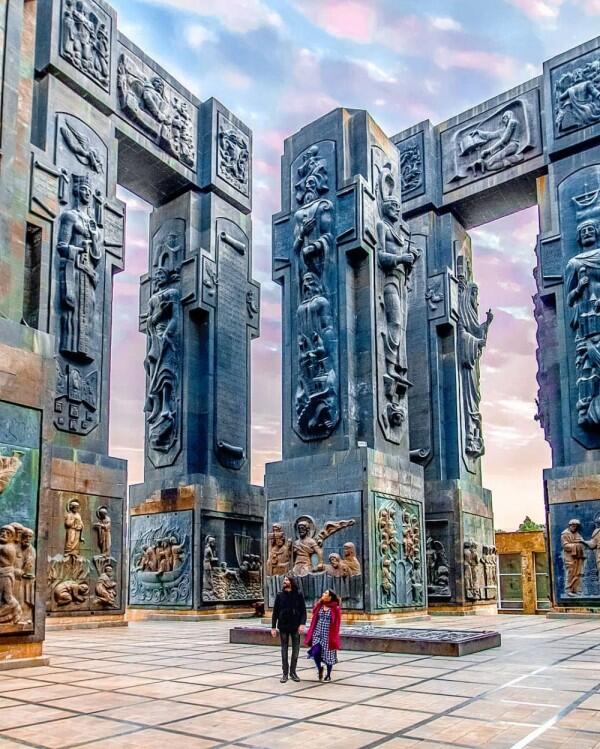 11 Tempat Wisata yang Pernah dikunjungi Traveler Dunia, Indah Banget!