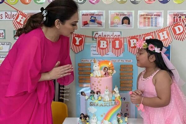 Nenek Kesayangan, Ini 9 Potret Nia Daniaty Rayakan Ulang Tahun Cucunya