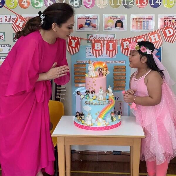 Nenek Kesayangan, Ini 9 Potret Nia Daniaty Rayakan Ulang Tahun Cucunya