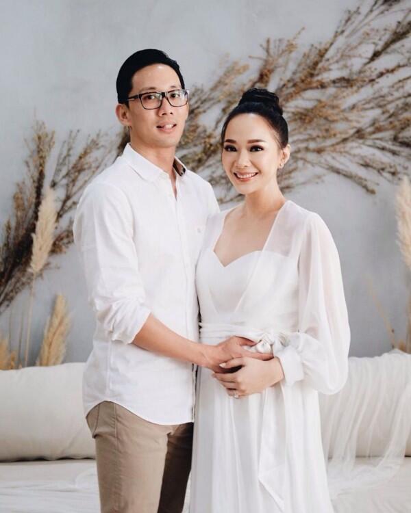9 Artis yang Sedang Menanti Kelahiran Anak Pertama, Makin Menawan!