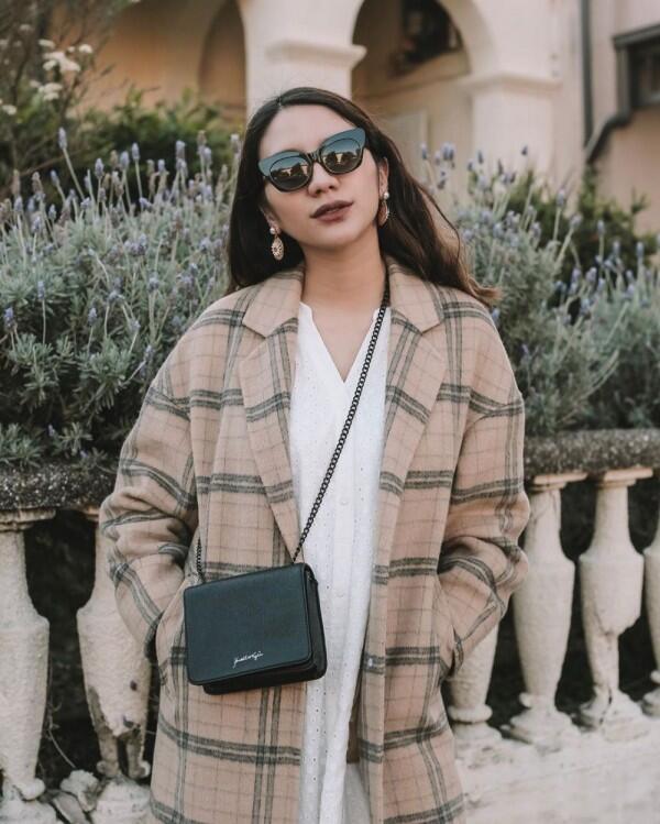 Makin Anggun dan Memesona, Ini 10 Potret Acha Sinaga dengan Baby Bump