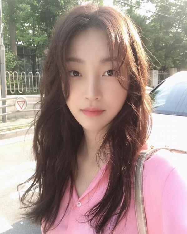Seru! 10 Potret Ji Yi Soo, Pemeran Jessica di When Camellia Blooms