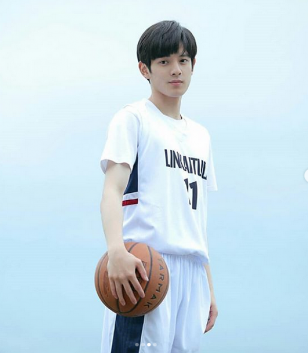 11 Potret Gagah Wang Run Ze, Pemeran Lin Kai Tuo di CDrama First Love