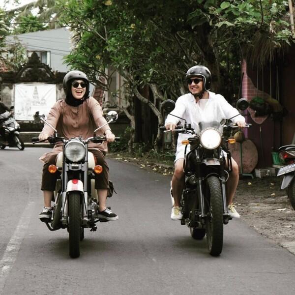 10 Potret Gahar Dian Ayu Kendarai Motor, Lady Biker Sejati!