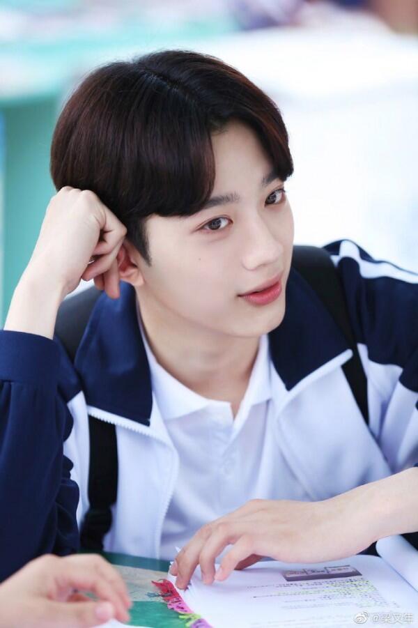11 Potret Lai Kuanlin di CDrama First Love, Jadi Kakak Tingkat Idaman!