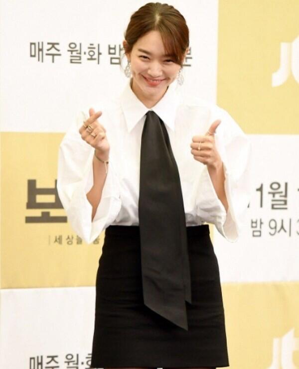Main Drama Baru, 10 Potret Memesona Shin Min Ah yang Awet Muda