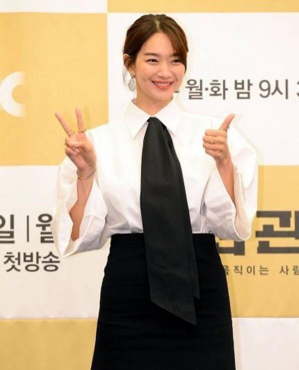 Main Drama Baru, 10 Potret Memesona Shin Min Ah yang Awet Muda