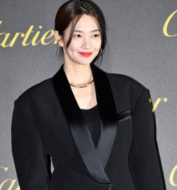 Main Drama Baru, 10 Potret Memesona Shin Min Ah yang Awet Muda
