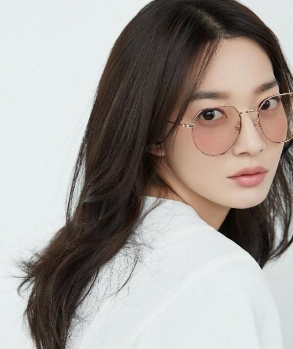 Main Drama Baru, 10 Potret Memesona Shin Min Ah yang Awet Muda