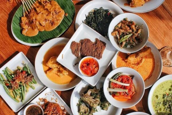 12 Rekomendasi Rumah Makan Padang Paling Enak di Jakarta