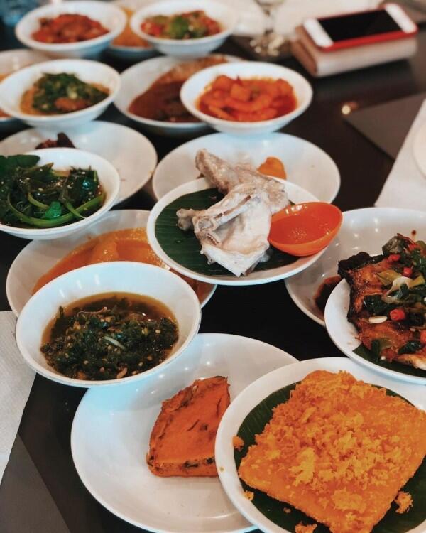 12 Rekomendasi Rumah Makan Padang Paling Enak di Jakarta