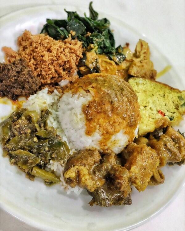 12 Rekomendasi Rumah Makan Padang Paling Enak di Jakarta