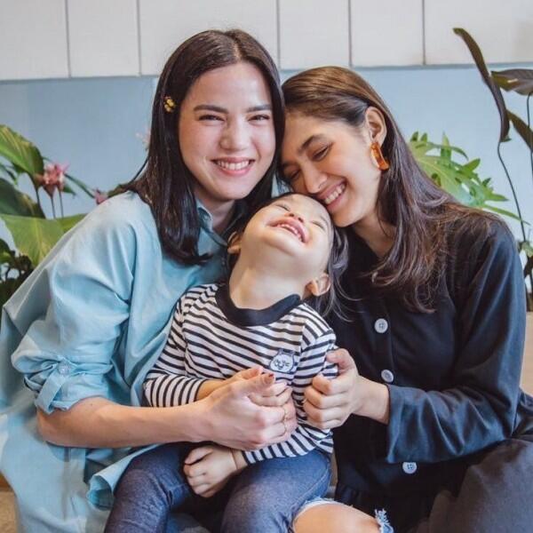 9 Potret Kebersamaan Alice Norin & Cut Syifa, Sahabat Rasa Saudara