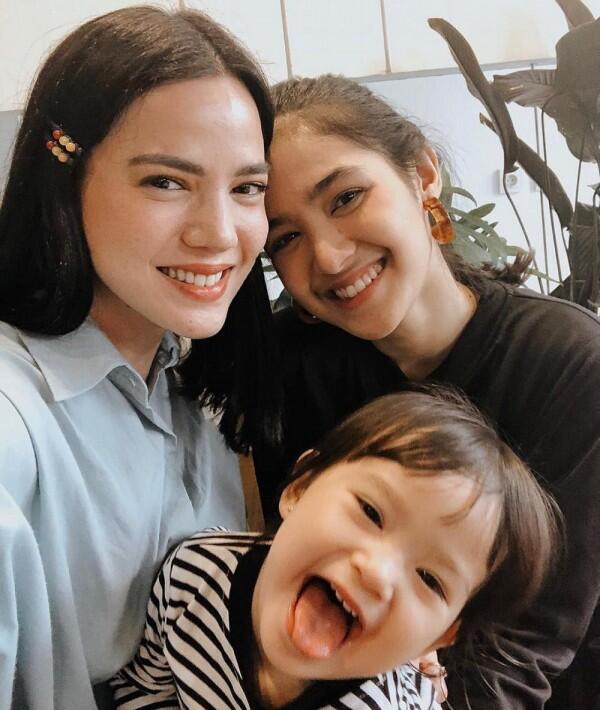 9 Potret Kebersamaan Alice Norin & Cut Syifa, Sahabat Rasa Saudara