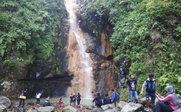 5 Rekomendasi Curug Sekitar Gunung Bunder di Bogor, Cantik Banget!