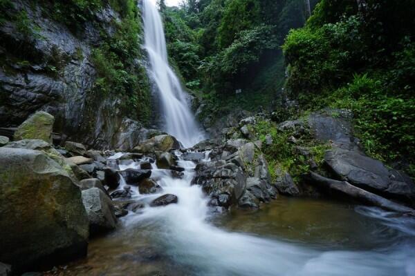 5 Rekomendasi Curug Sekitar Gunung Bunder di Bogor, Cantik Banget!