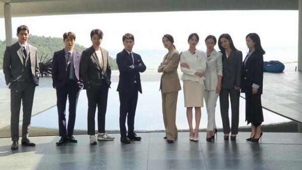 10 Potret Keseruan Pemain KDrama 'VIP' di Belakang Kamera
