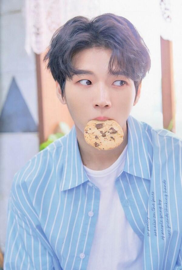 Diam-diam Wajib Militer, Ini 10 Potret Woo Hyun INFINITE yang Memesona