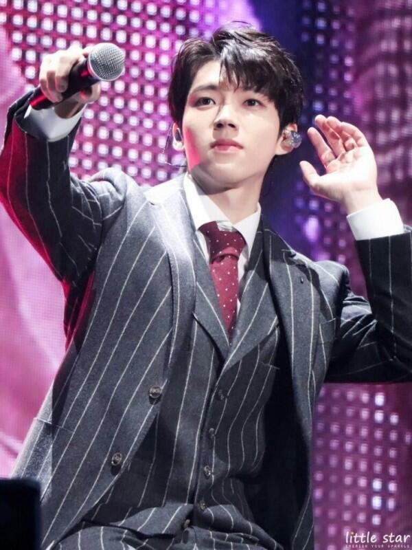 Diam-diam Wajib Militer, Ini 10 Potret Woo Hyun INFINITE yang Memesona