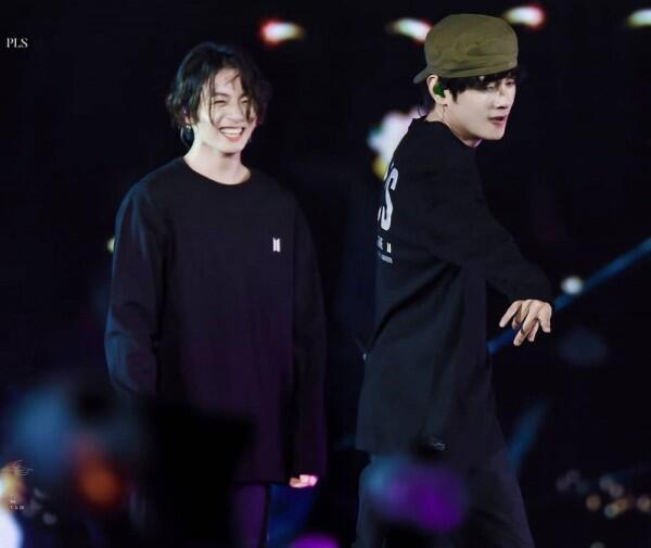 Menggemaskan! Ini 10 Momen Kebersamaan V & Jungkook BTS Sepanjang 2019