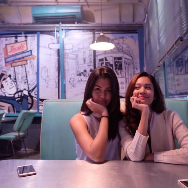 10 Potret Persahabatan ala Artis FTV Faradilla Yoshi & Rebecca Tamara