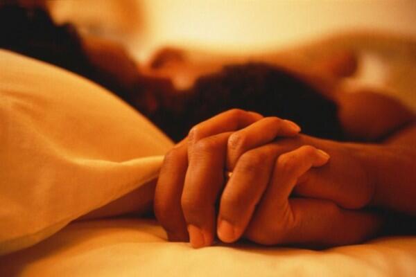 6 Foreplay Paling Nyaman yang Disukai Wanita, Apa Saja Ya?