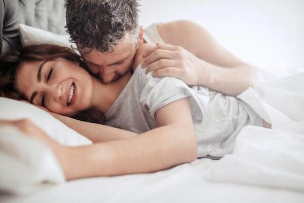 6 Foreplay Paling Nyaman yang Disukai Wanita, Apa Saja Ya?