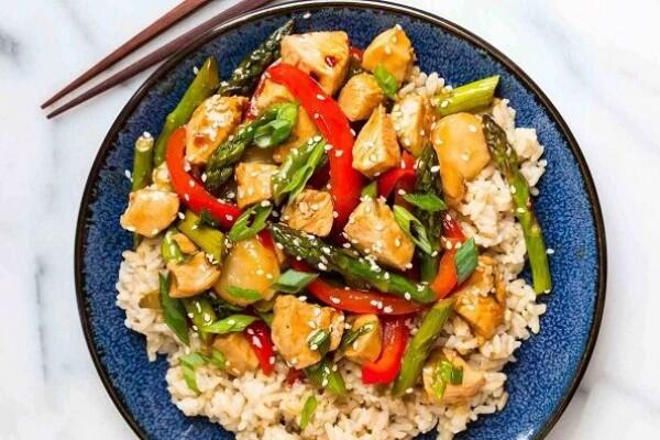 5 Tips Cerdas Memasak Tumis Ayam agar Sajian Lebih Sedap!