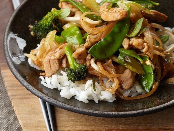 5 Tips Cerdas Memasak Tumis Ayam agar Sajian Lebih Sedap!