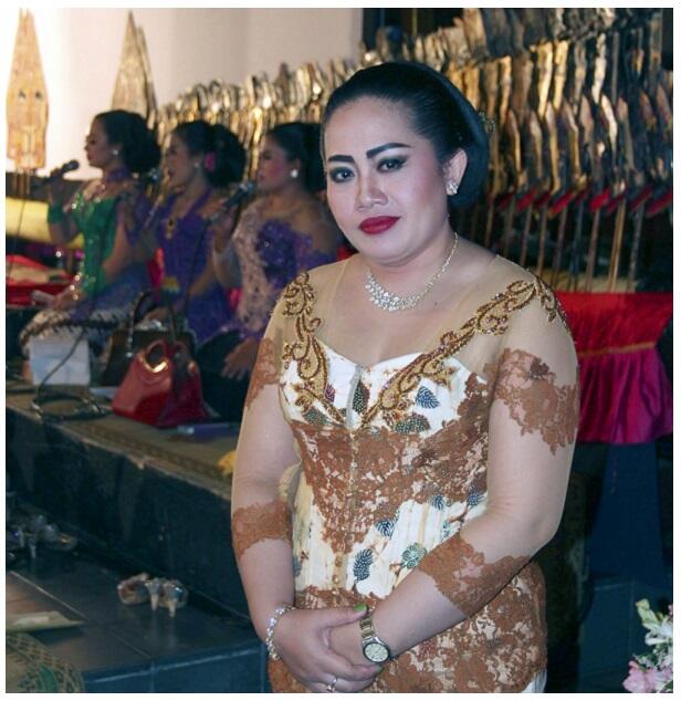 Wulan Sri Panjangmas, Dalang Wanita Yang Langka Dalam Seni Pertunjukan Wayang Kulit.