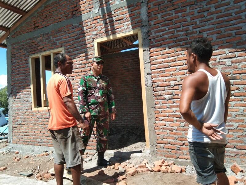 Dandim Komang Agus Tinjau Lokasi Bedah Rumah di Titehena