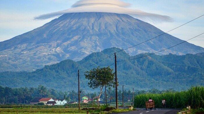 Dibalik Keindahannya Gunung Ini Menyimpan Banyak Misteri
