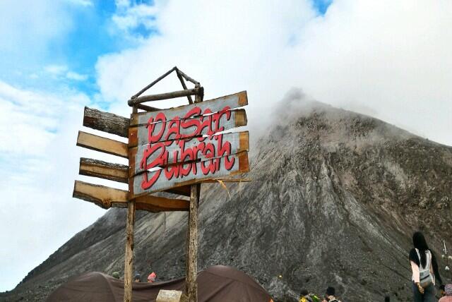 Dibalik Keindahannya Gunung Ini Menyimpan Banyak Misteri