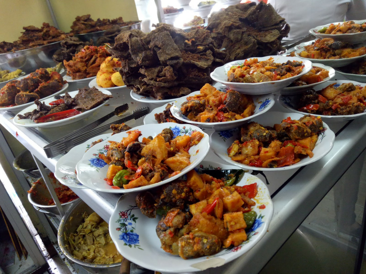Waspada! Tujuh Ciri-ciri Penjual Makanan Memakai Penglaris.