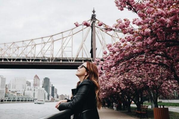 Cara 'Enjoy the Moment' saat Kamu Tengah Gundah Menanti Jodoh