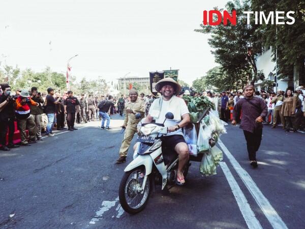 11 Foto Keseruan Parade Surabaya Juang 2019, Penuh dengan Ledakan Bom!