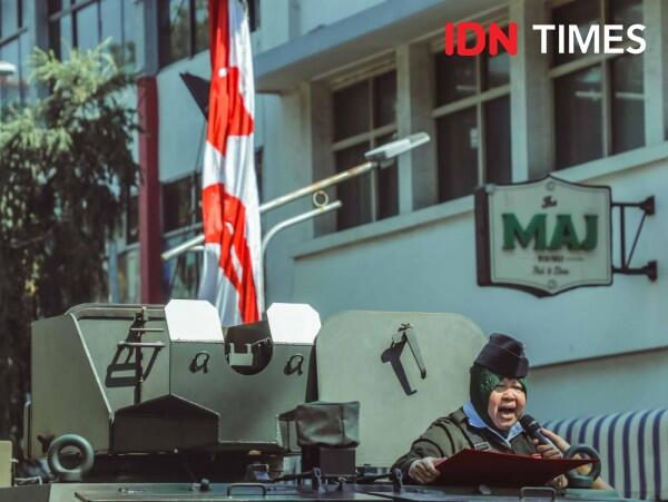 11 Foto Keseruan Parade Surabaya Juang 2019, Penuh dengan Ledakan Bom!