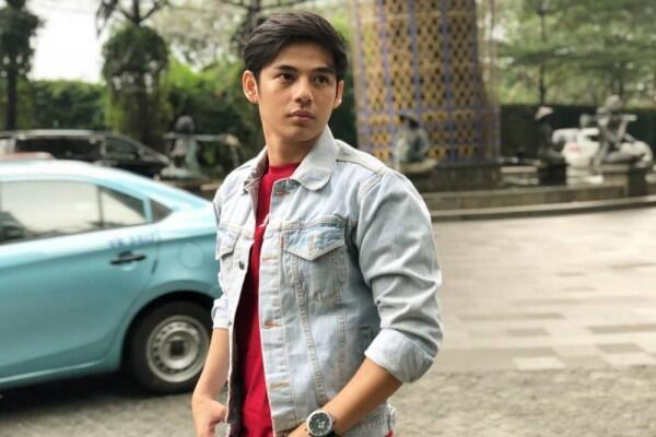 9 Gaya Cool Shandy William, Aktor Muda yang Tengah Naik Daun