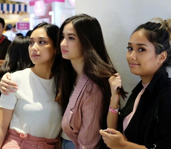 11 Potret Stephanie Poetri dan Saudara Tirinya, Sama-sama Bertalenta!
